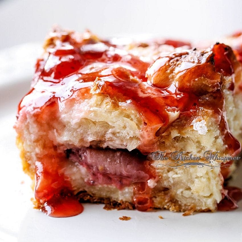 Berry Croissant Cheesecake Breakfast Bake1