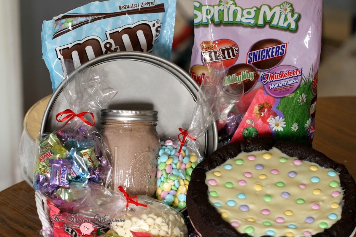 Chocolate Easter Pizza Cookie Basket3