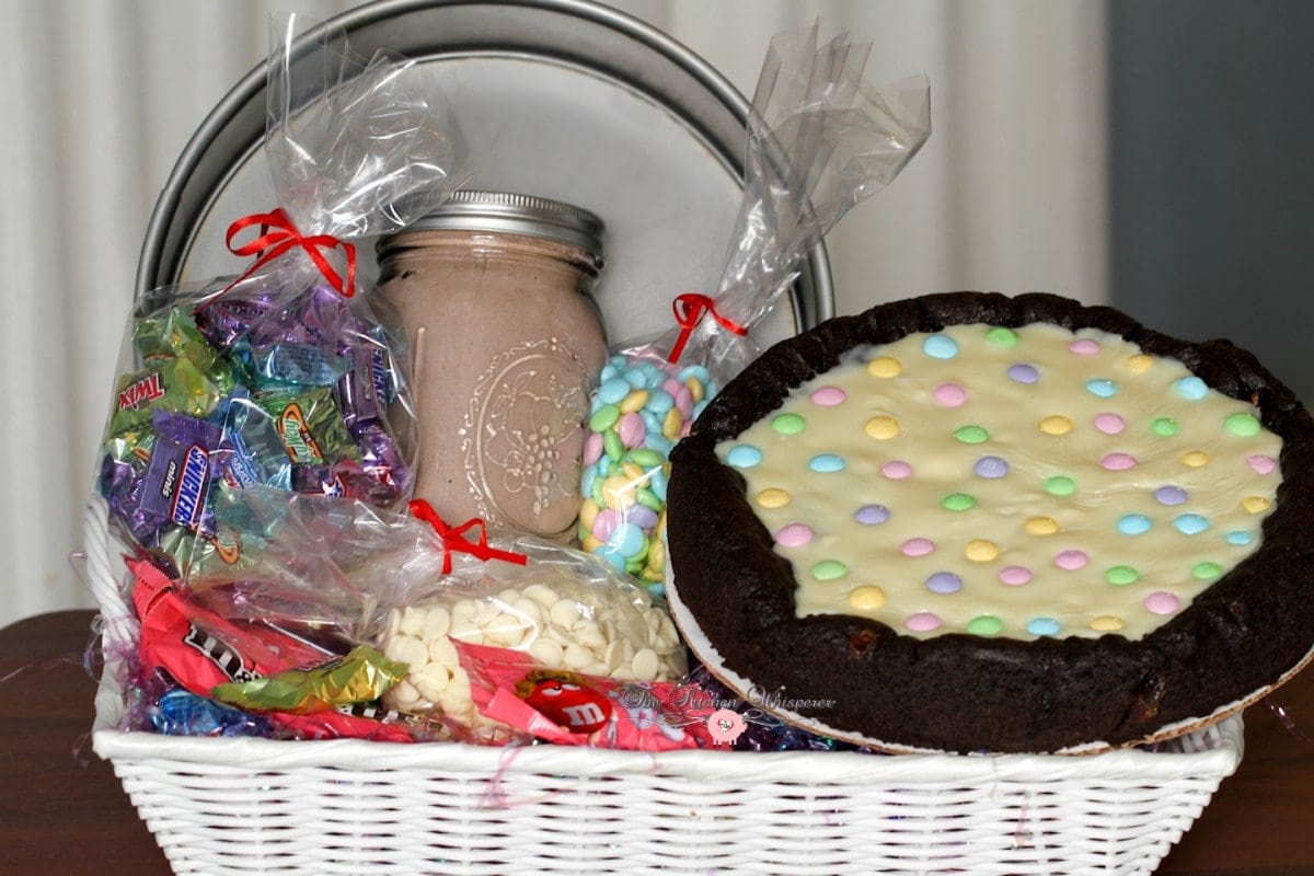 Chocolate Easter Pizza Cookie Basket4