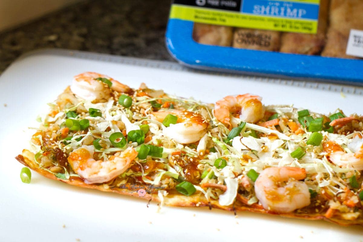 shrimp-egg-roll-thin-crispy-pizza4