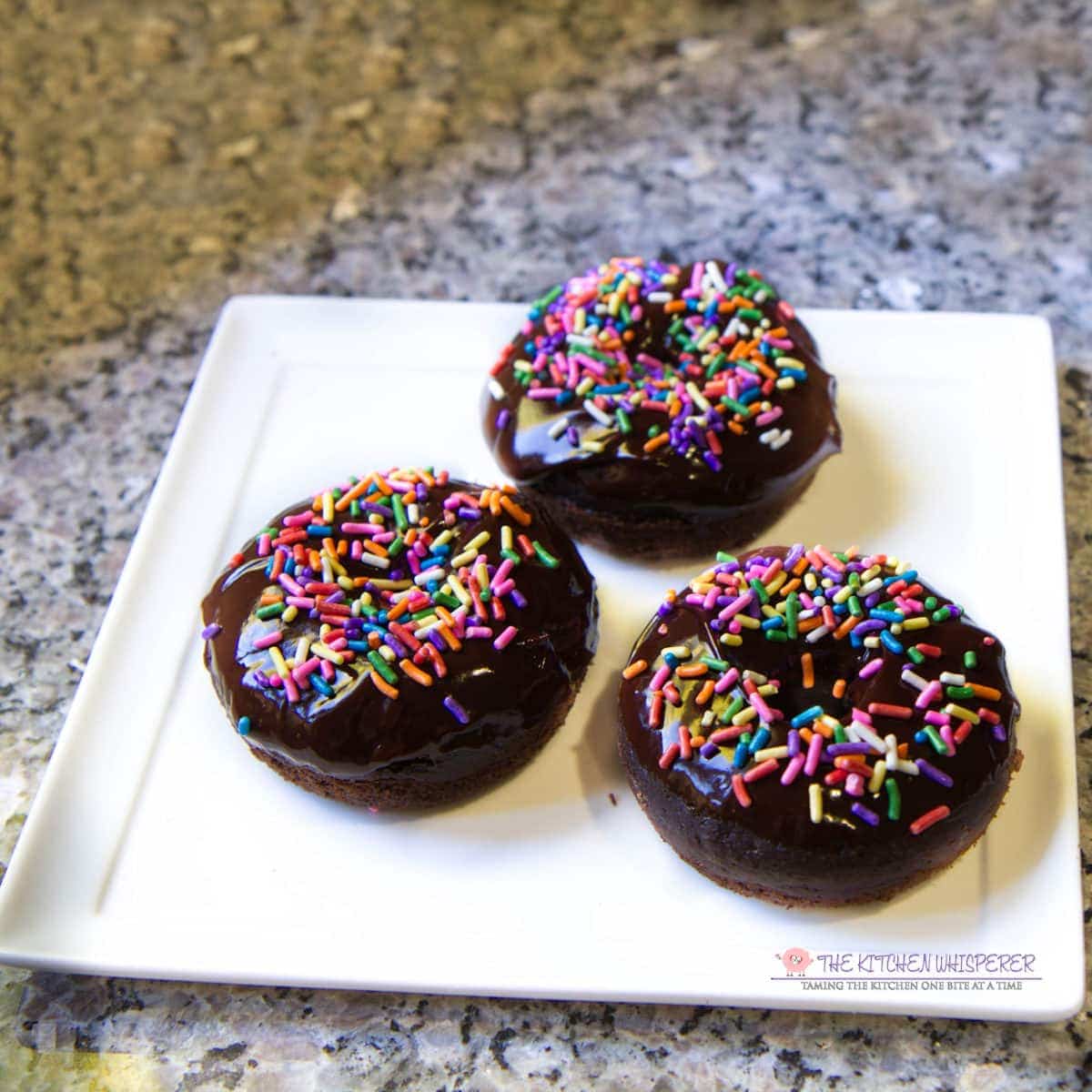chocolate-chunk-cake-donuts11