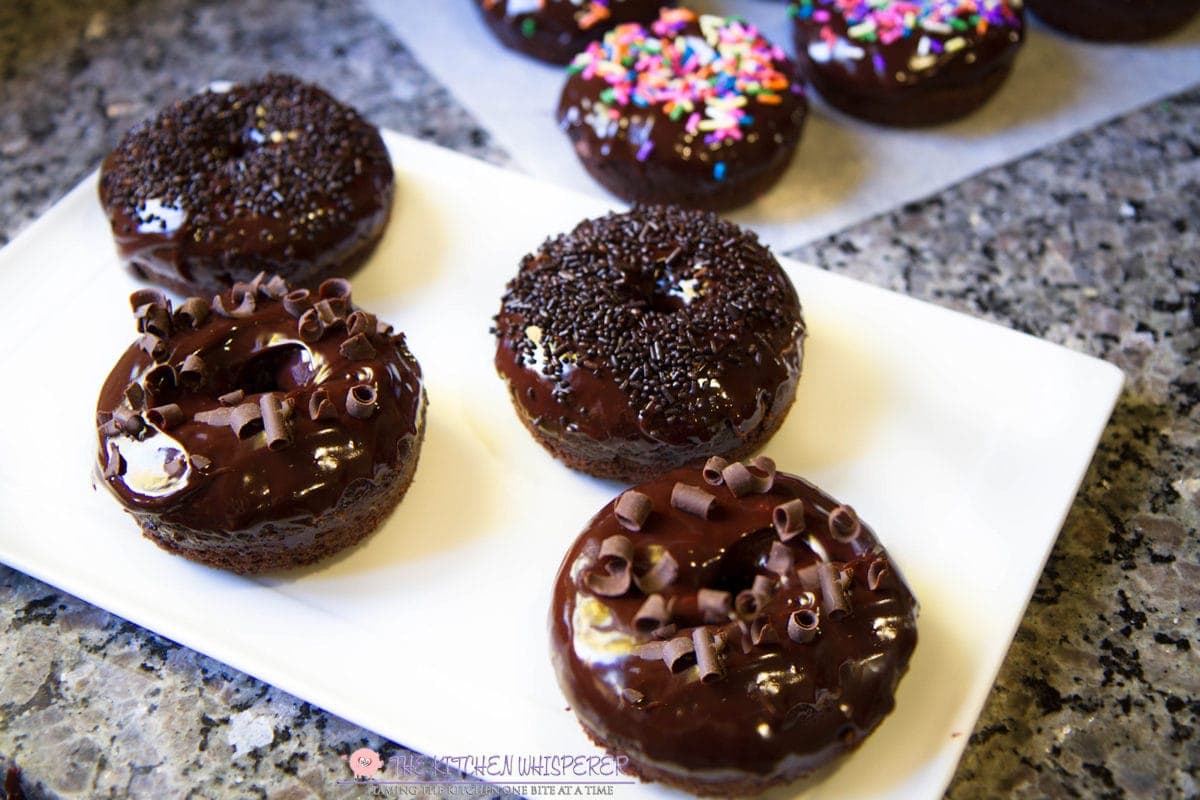 chocolate-chunk-cake-donuts5