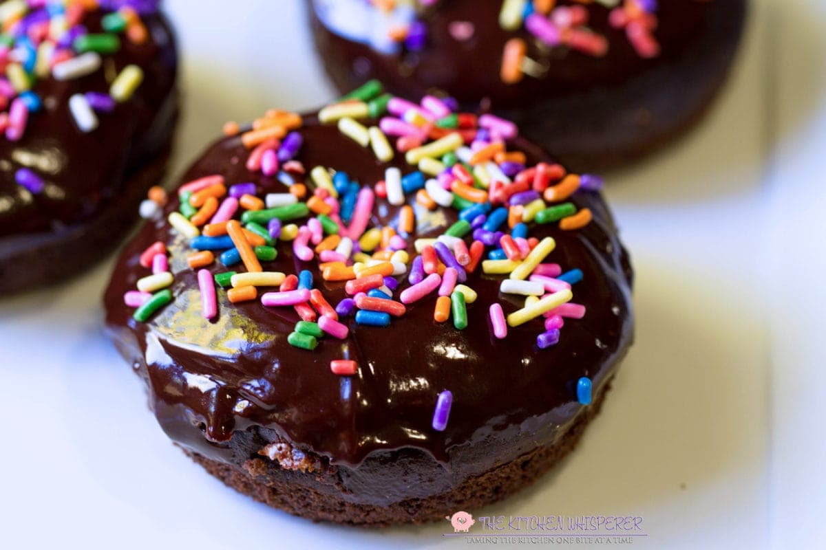 chocolate-chunk-cake-donuts9