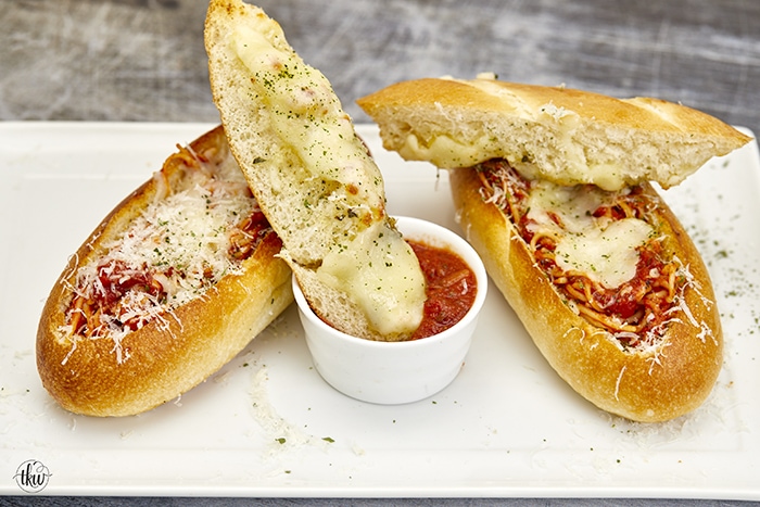 Cheesy Garlic Bread Spaghetti Boats