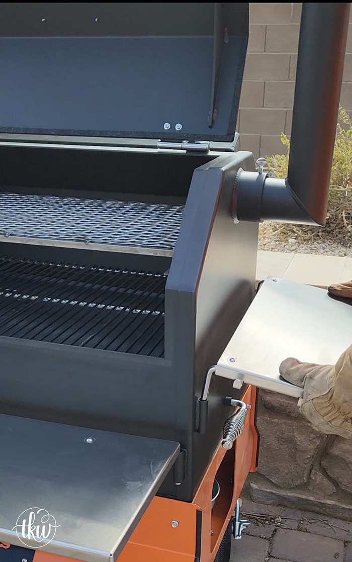 Today I'm showing you how easy it is to set up your Yoder Smokers 640s and perform the initial burn-in! Minutes to set up and soon enough you'll be your own backyard pitmaster! How To Set Up A Yoder Smokers 640S With Burn In, pellet grills, girls of the grill, pitmaster, smoked meats, smoked cheeses, smoked foods, easy pellet smoker, pellet smoker burn in