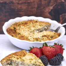 This fresh corn and zucchini crustless quiche explodes with the amazing flavors of smoked gouda, rich cream, carrots, and crispy bacon. Easy Cheesy Summer Sweet Corn & Zucchini Quiche, crustless quiche, smoked gouda quiche, breakfast egg tart, corn and zucchini tart, gluten-free quiche, keto-friendly quiche, brunch recipes, easy breakfast recipes, savory breakfast