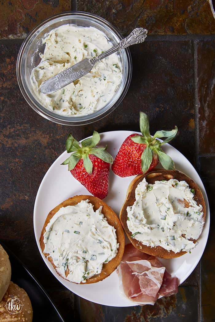 One taste of this and you’ll never buy the tub again! 🥯 This Easy Garlic Chive Cream Cheese is a 5-minute miracle made with just 6 ingredients. It’s thicker, creamier, and way more flavorful than store-bought. The ultimate budget-friendly bagel spread! #CreamCheese #GarlicChives #KitchenWhisperer #EasyRecipes #BagelSchmear