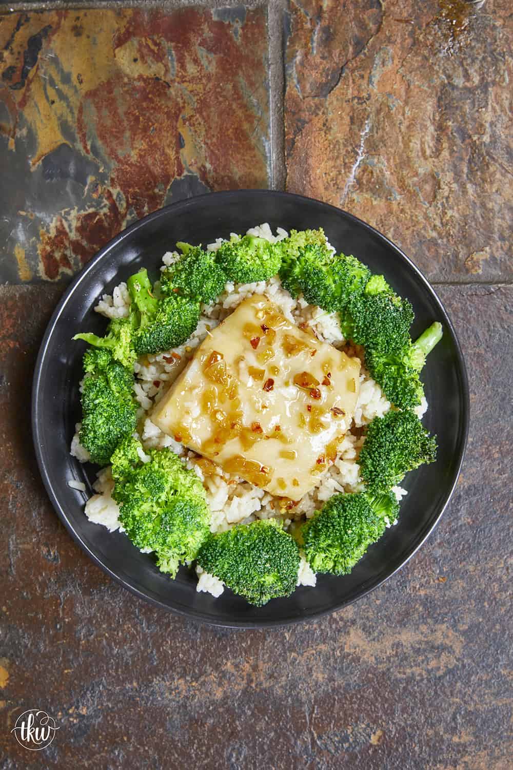 This honey garlic baked cod is flaky, caramelized on the edges, and honestly tastes way more expensive than it actually is. Transform your simple baked fish into an elegant meal any night of the week. #EasyRecipes #HealthyDinner #CodRecipe #honeygarlicsauce #stirfrysauce #bakedwhitefish