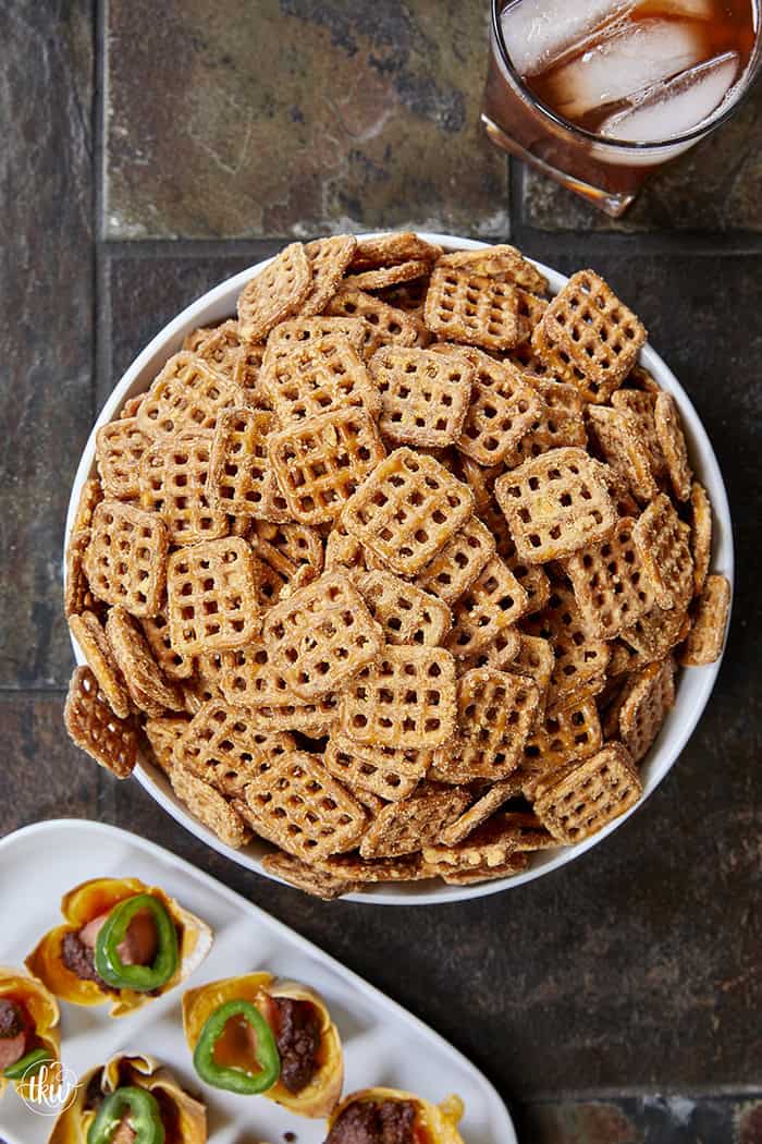 We’re taking a basic bag of store-bought pretzels and giving them a major glow-up with zesty nacho cheese seasoning and pantry spices. They take just minutes to prep and are the perfect addictive snack for game night, cookouts, or your next movie marathon! #GameDaySnacks #SeasonedPretzels #EasyAppetizers