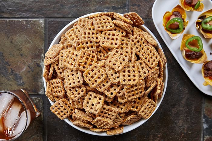 We’re taking a basic bag of store-bought pretzels and giving them a major glow-up with zesty nacho cheese seasoning and pantry spices. They take just minutes to prep and are the perfect addictive snack for game night, cookouts, or your next movie marathon! #GameDaySnacks #SeasonedPretzels #EasyAppetizers
