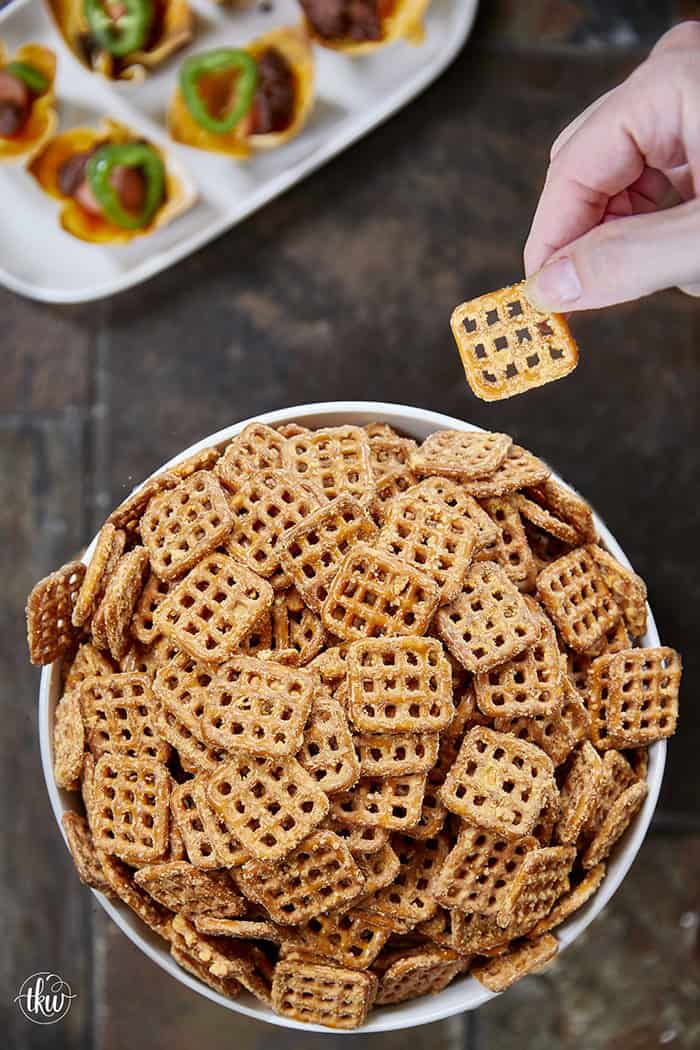We’re taking a basic bag of store-bought pretzels and giving them a major glow-up with zesty nacho cheese seasoning and pantry spices. They take just minutes to prep and are the perfect addictive snack for game night, cookouts, or your next movie marathon! #GameDaySnacks #SeasonedPretzels #EasyAppetizers