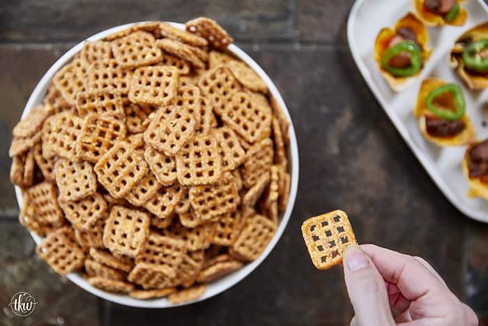 We’re taking a basic bag of store-bought pretzels and giving them a major glow-up with zesty nacho cheese seasoning and pantry spices. They take just minutes to prep and are the perfect addictive snack for game night, cookouts, or your next movie marathon! #GameDaySnacks #SeasonedPretzels #EasyAppetizers