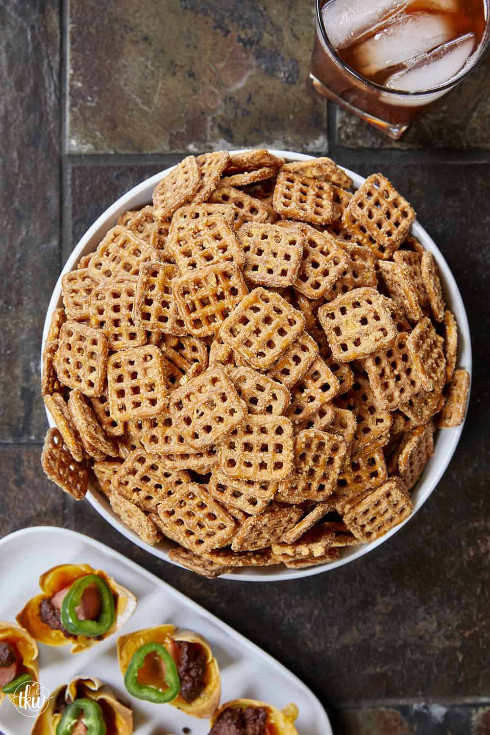 Easy Queso Nacho Seasoned Pretzels: Your Pretzel Glow up